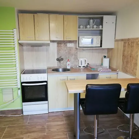Apartman Sandal